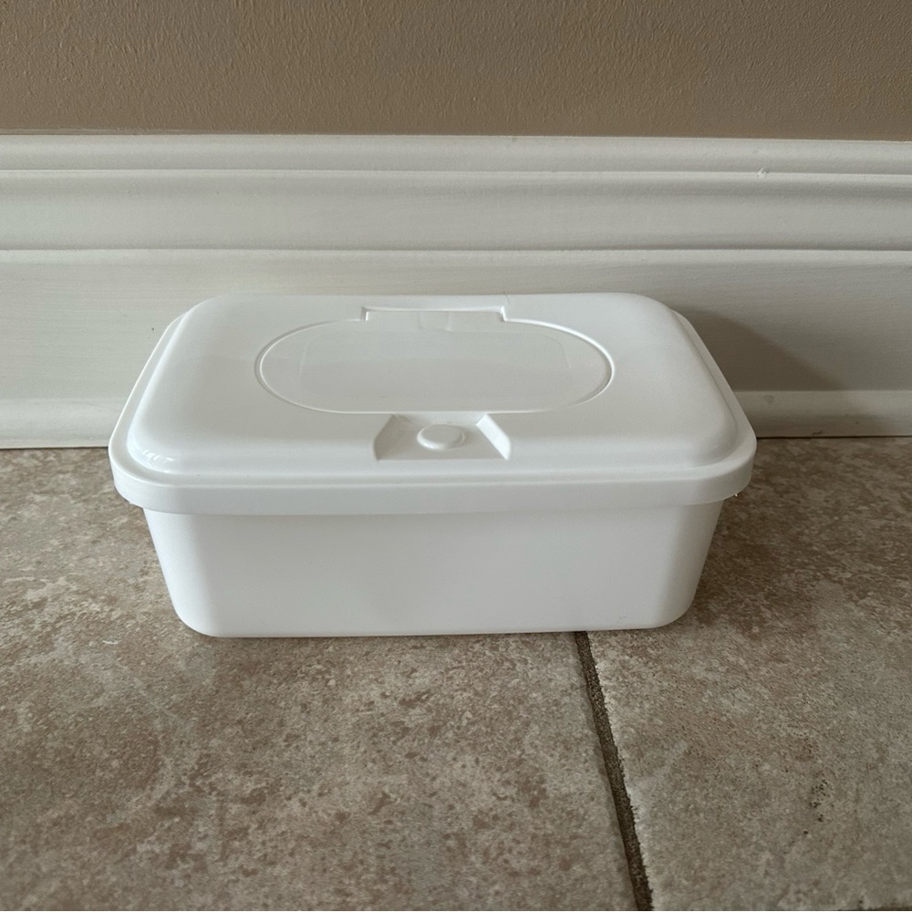 Reusable plastic White Wipe Container - New without tags